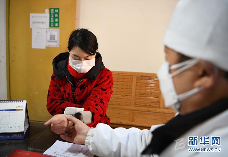 （抓好經(jīng)濟(jì)發(fā)展 應(yīng)對(duì)復(fù)雜局面·圖文互動(dòng)）（1）2500萬(wàn)農(nóng)民工如何安全返崗？——農(nóng)民工大省四川復(fù)工觀察